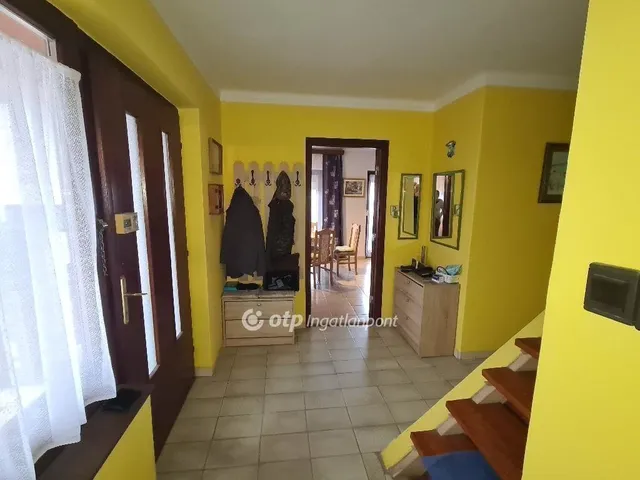 Eladó ház Áporka 102 nm