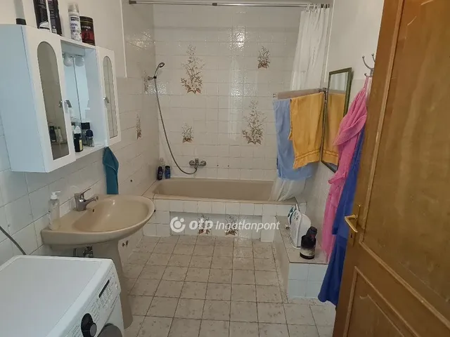 Eladó ház Áporka 102 nm