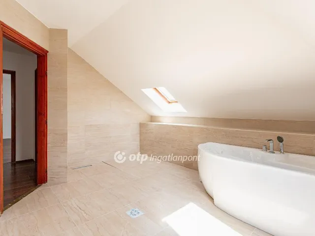 Eladó ház Szigetszentmiklós 280 nm