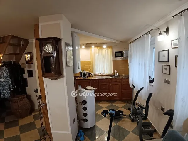 Eladó ház Áporka 93 nm