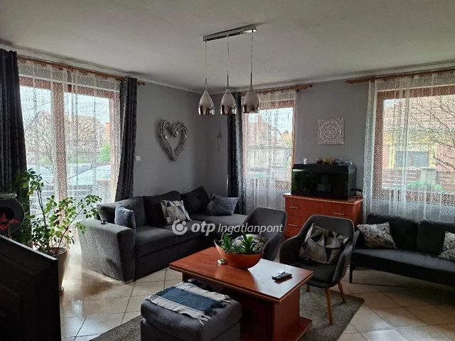 Eladó ház Iváncsa 104 nm