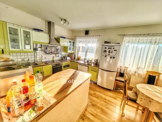 Eladó ház Nagyvenyim 406 nm