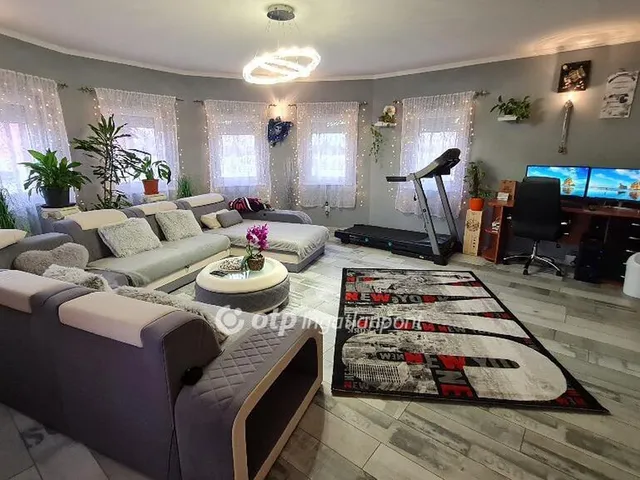 Eladó ház Rácalmás 199 nm