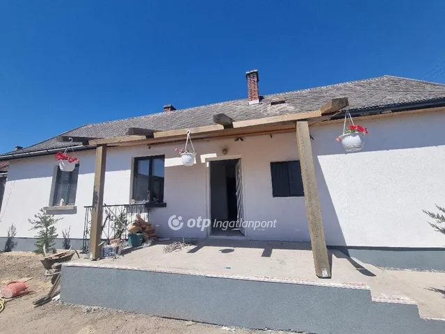 Eladó ház Dunavecse 85 nm