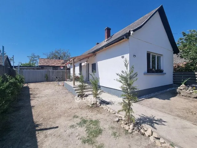Eladó ház Dunavecse 85 nm