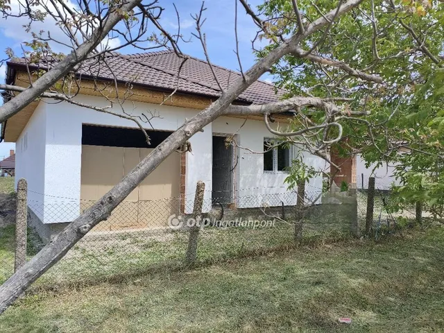 Eladó ház Pusztaszabolcs 113 nm
