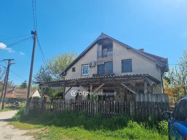 Eladó ház Tass 200 nm