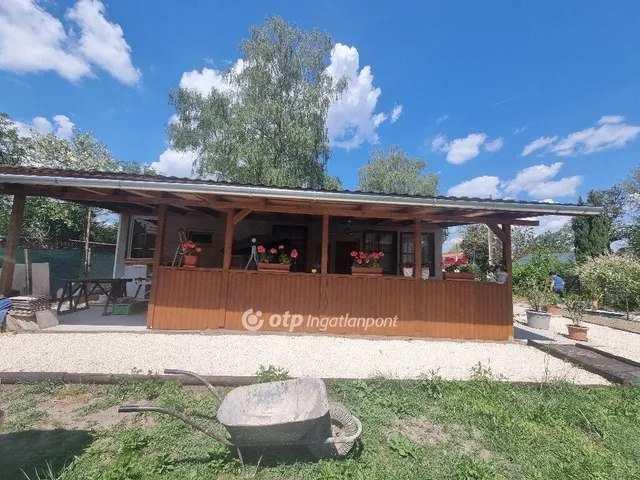 Eladó telek Dömsöd 800 nm