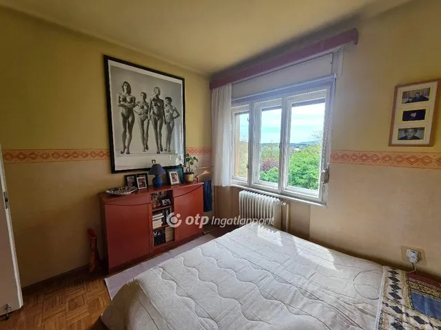 Eladó ház Üröm 219 nm