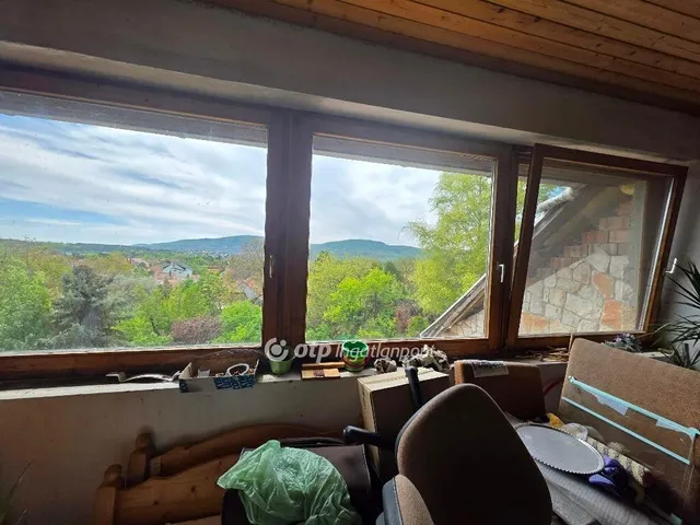 Eladó ház Üröm 219 nm