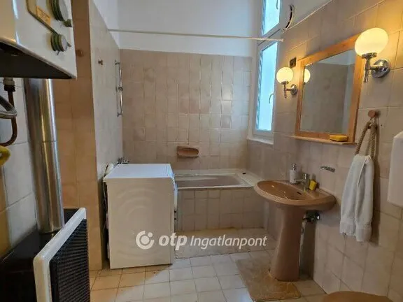 Eladó lakás Budapest VI. kerület 70 nm