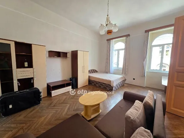 Eladó lakás Budapest VI. kerület 70 nm
