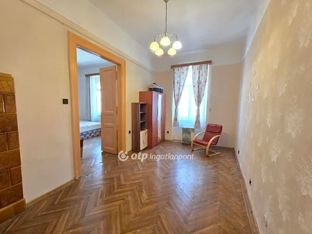 Eladó lakás Budapest VI. kerület 70 nm