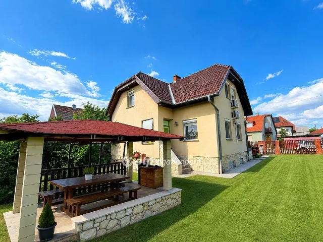 Eladó ház Szigethalom 150 nm