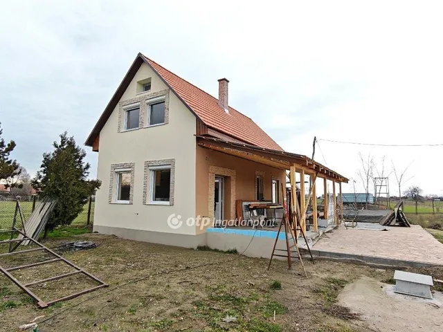 Eladó ház Dömsöd 288 nm
