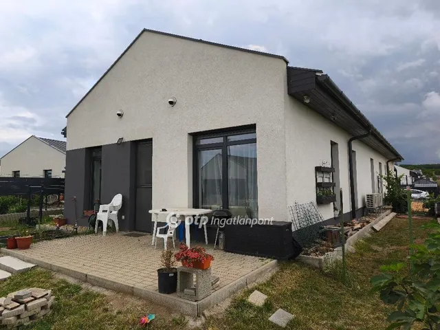 Eladó ház Mogyoród 71 nm