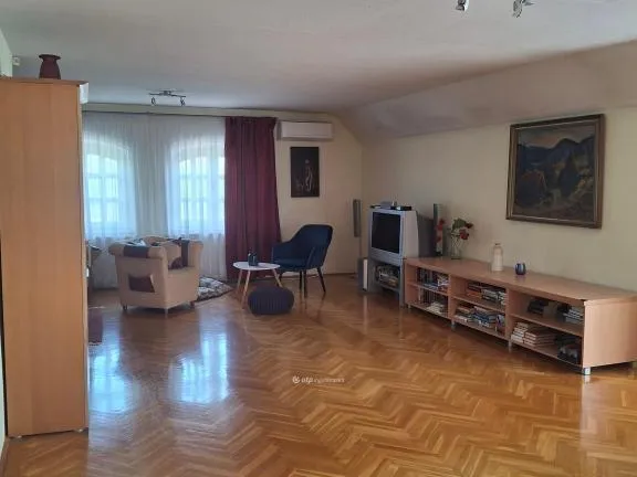 Eladó ház Veresegyház 252 nm