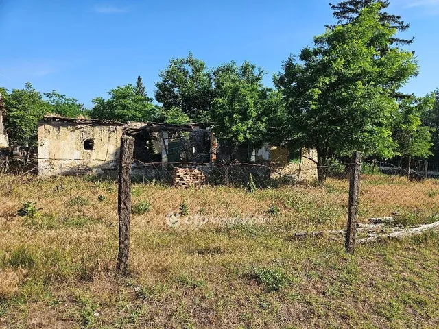 Eladó telek Paks 1708 nm