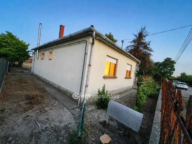 Eladó ház Tass 80 nm