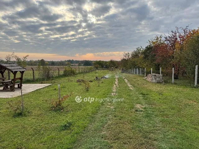 Eladó telek Kulcs 3675 nm