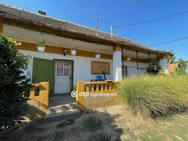 Eladó ház Baracs 90 nm