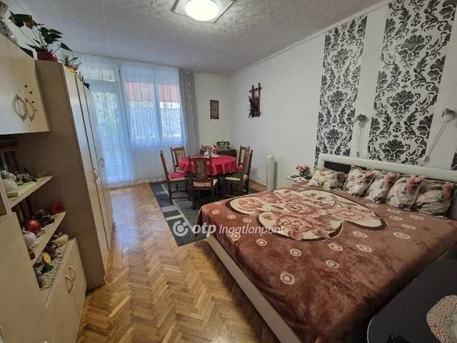 Eladó lakás Dunaújváros 49 nm