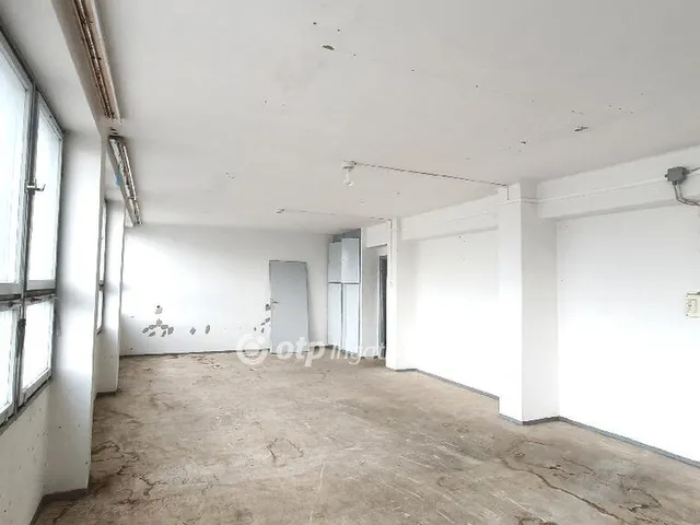 Eladó kereskedelmi és ipari ingatlan Dunaújváros 322 nm