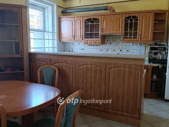 Eladó lakás Székesfehérvár 138 nm