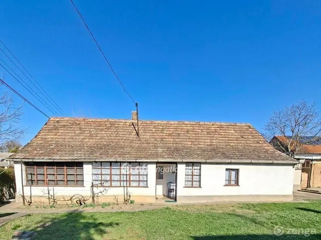 Eladó ház Nagyvenyim 64 nm