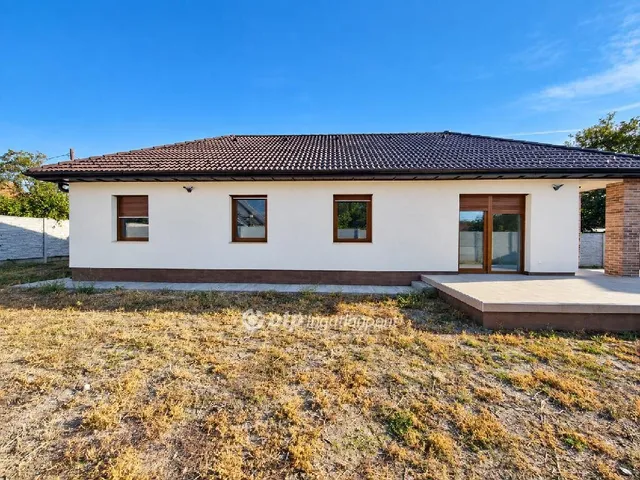 Eladó lakás Gyál 96 nm