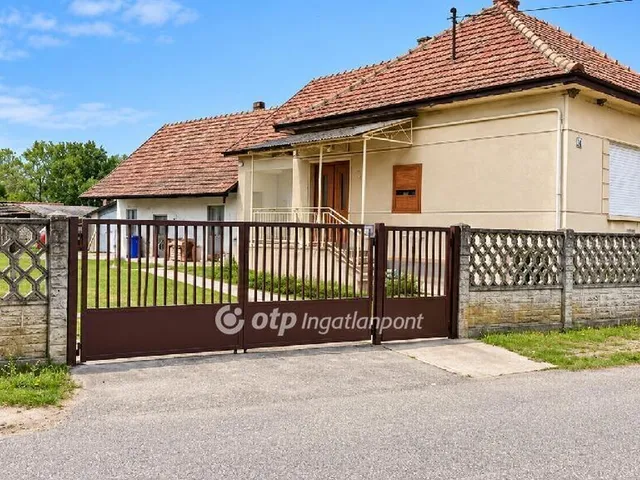 Eladó ház Makád 83 nm