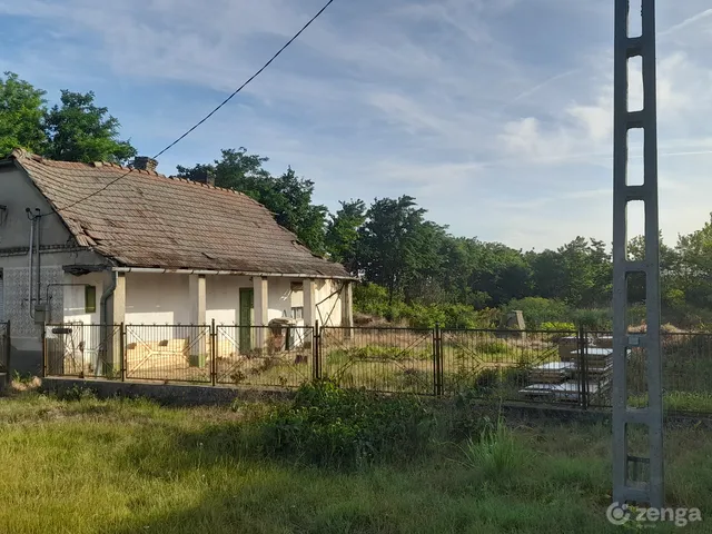Eladó ház Lajoskomárom, Középbogárd 100 nm