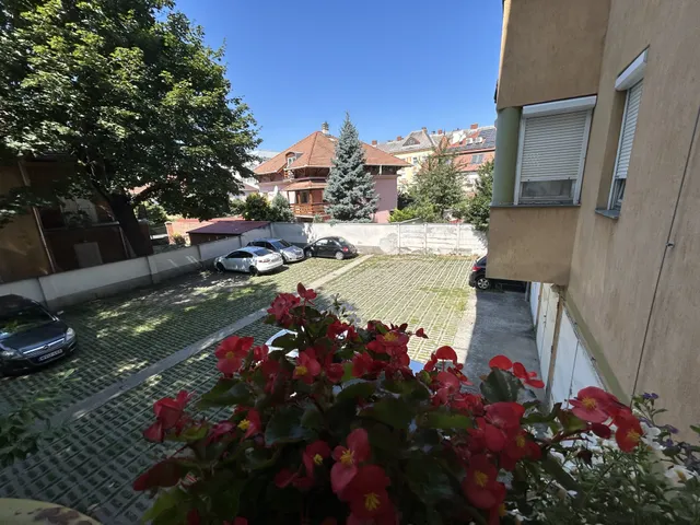 Eladó lakás Győr, Nádorváros 98 nm