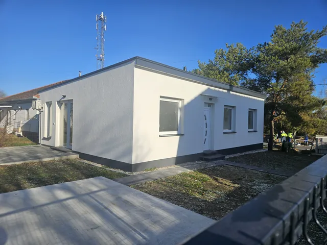 Eladó ház Bőny 81 nm