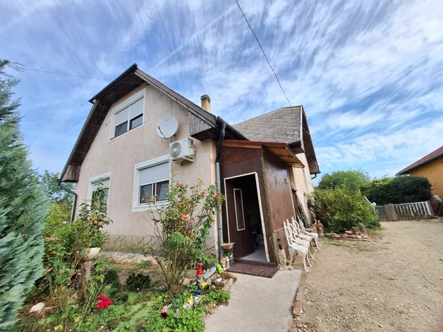 Eladó ház Koroncó 98 nm