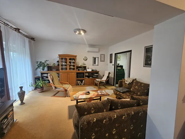 Eladó ház Győrújfalu 205 nm