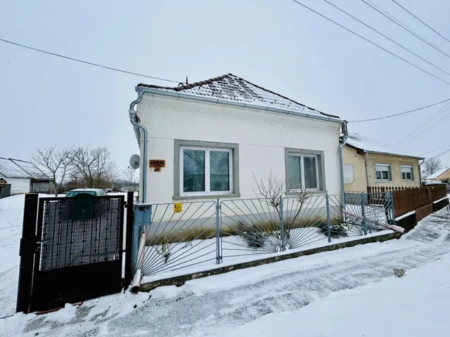 Eladó ház Árpás 97 nm