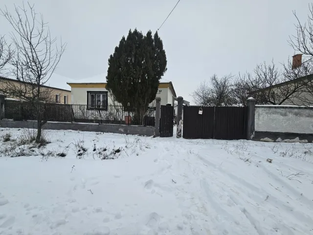 Eladó ház Tét 25 nm