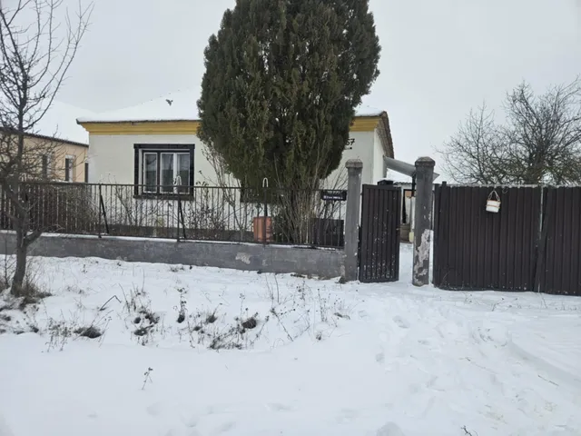 Eladó ház Tét 25 nm