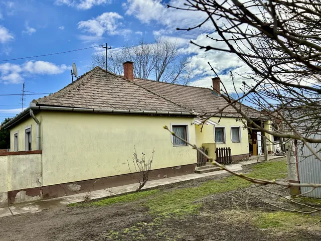 Eladó ház Fehértó 90 nm