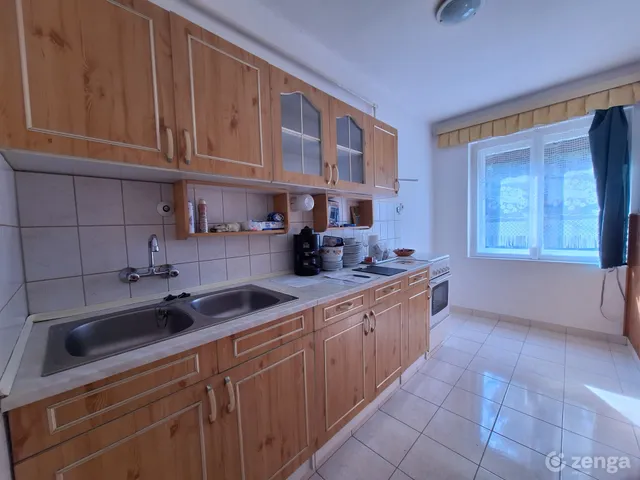 Eladó lakás Győr, Nádorváros 70 nm
