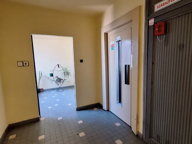 Eladó lakás Győr, Adyváros 55 nm