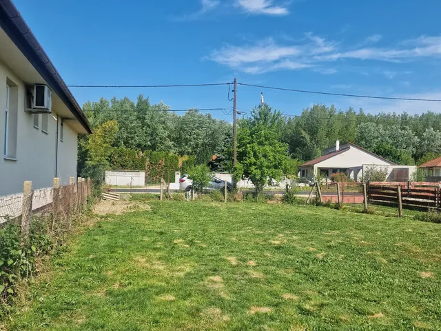 Eladó telek Vámosszabadi 533 nm