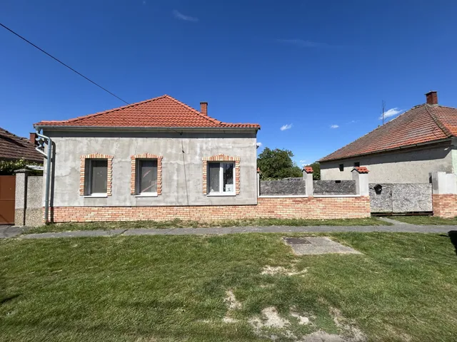 Eladó ház Mosonszentmiklós 80 nm