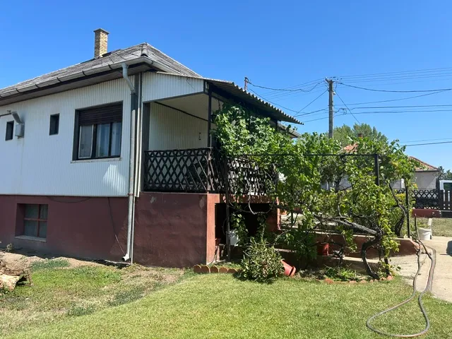 Eladó ház Hernád 96 nm