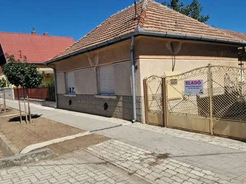 Eladó ház Újhartyán 108 nm