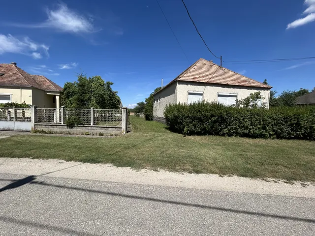 Eladó telek Győrújbarát, Kisbarát 5868 nm