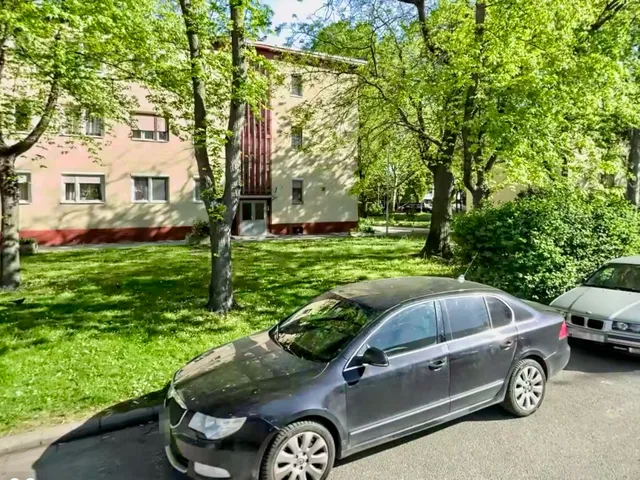 Eladó lakás Győr, Nádorváros, Sport út 44 nm