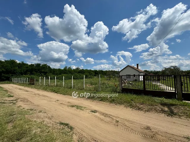 Eladó telek Debrecen, Bánk 736 nm