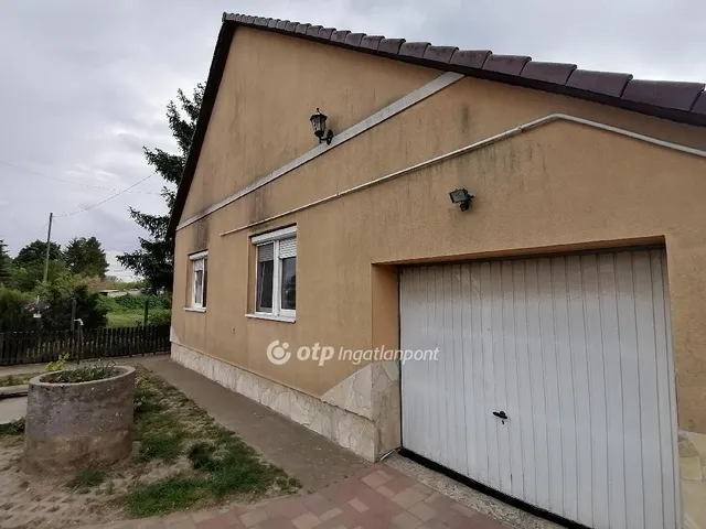 Eladó ház Hajdúsámson 87 nm